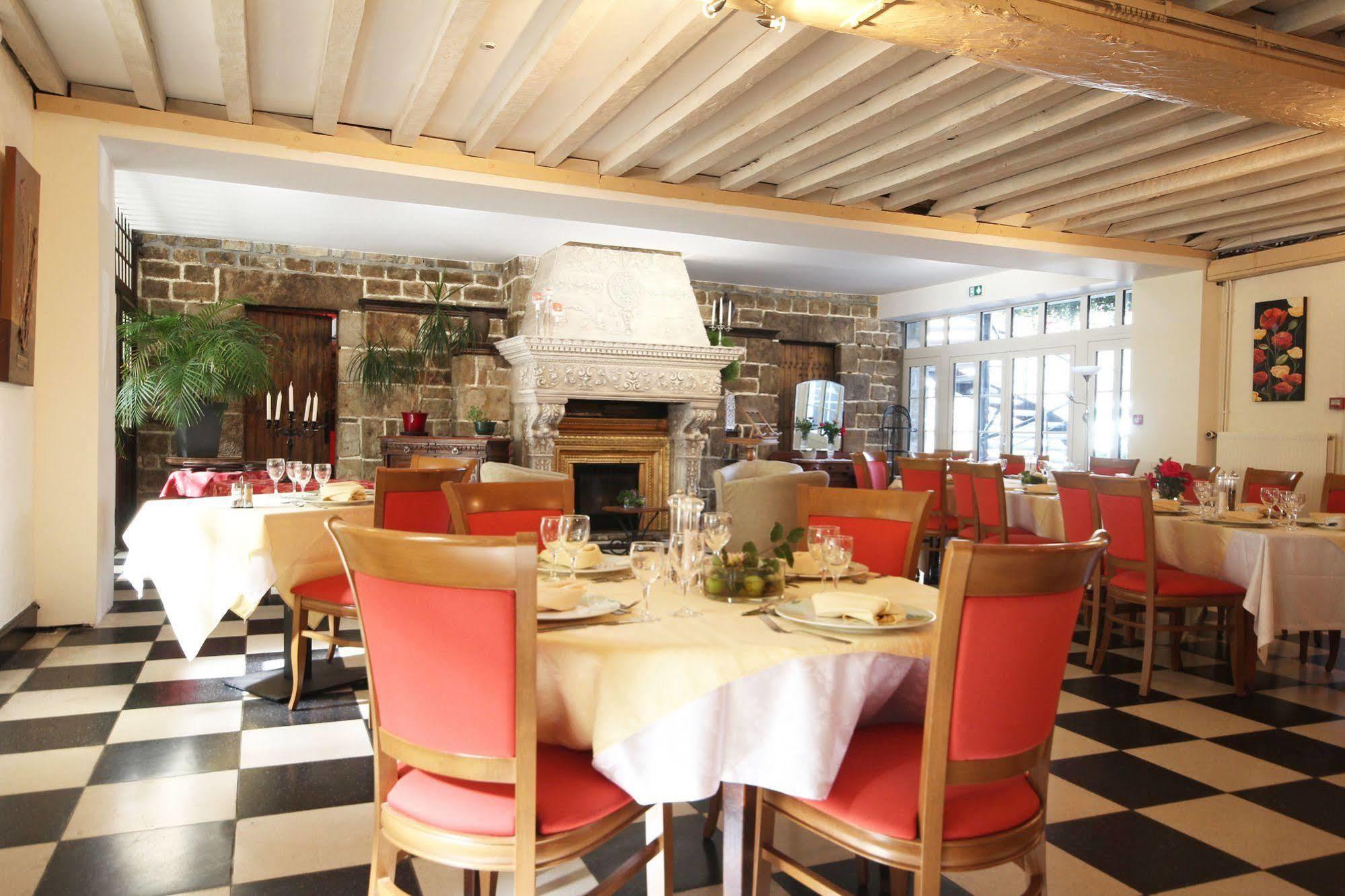 Logis Hotel De France Restaurant Grill Domfront  Exteriér fotografie